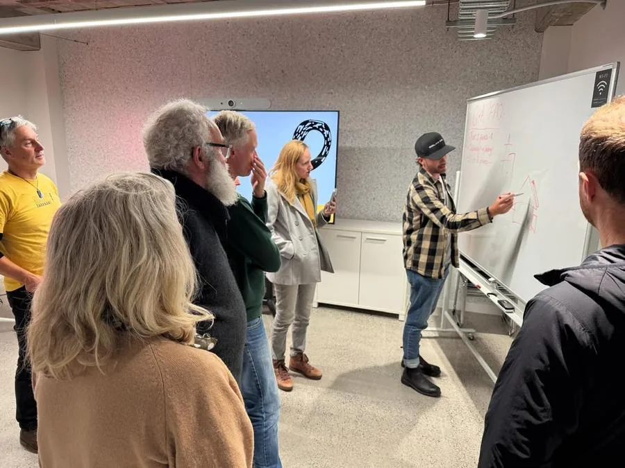 Brad Lynch presenting to a Community Energy Taranaki solar buyer group